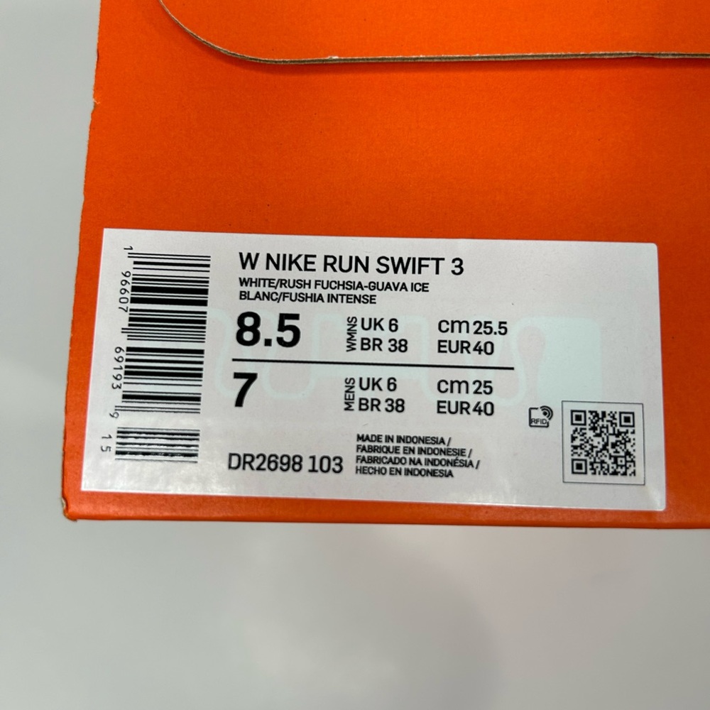 Nike Women’s Run Swift 3, Size 9, 8.5 & White/Fushia-Guava Ice, DR2698 103 - Picture 9 of 9